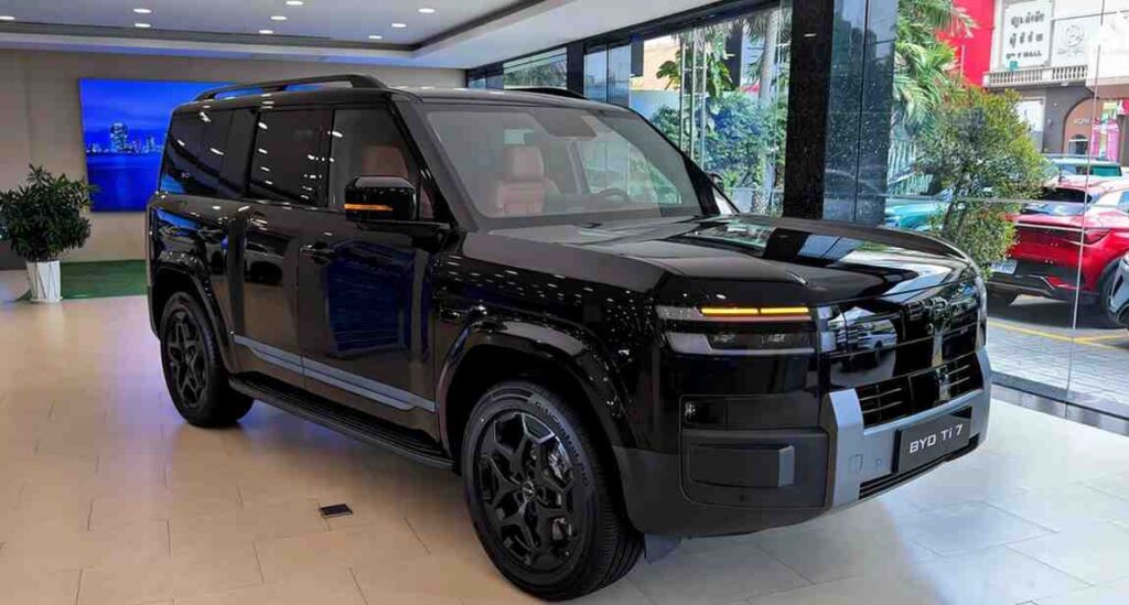 2026 BYD Ti7 plug-in hybrid SUV exterior design in UAE showing front and side view